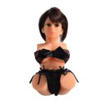 mini-vucutlu-seksi-manken-monica