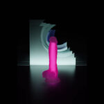 karanlikta-parlayan-18-cm-vantuzlu-dildo-penis-pembe-2