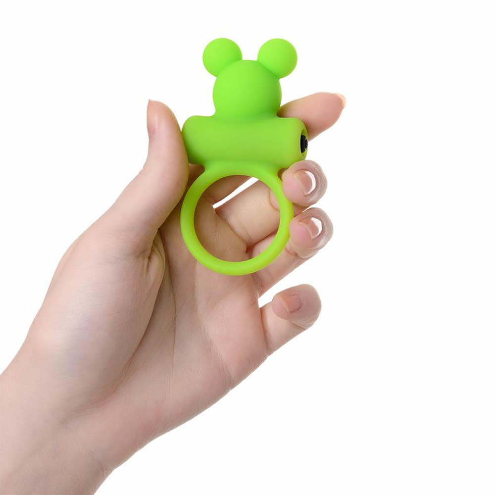 chio-titresimli-silikon-penis-halkasi-3